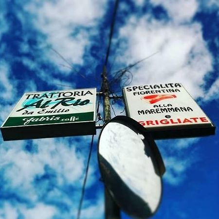 Locanda-Trattoria Al Rio チント・エウガーネオ エクステリア 写真